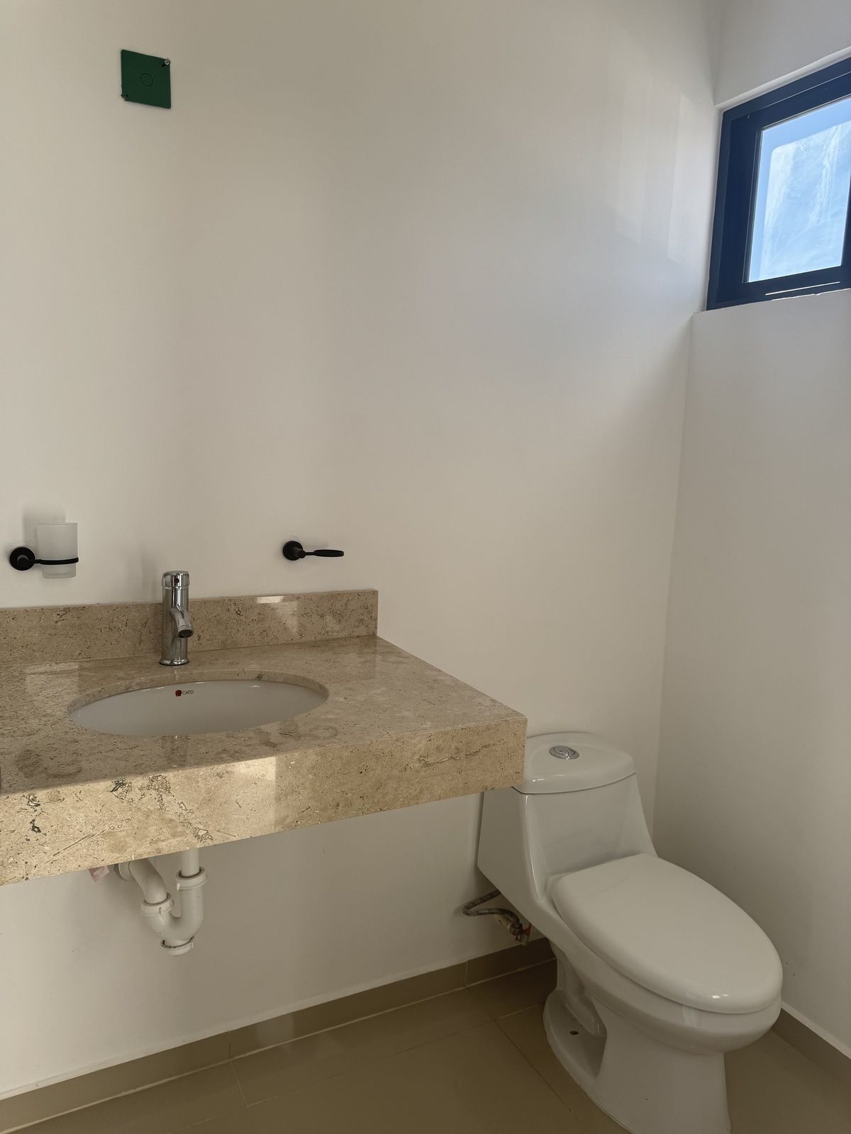 3 de 27: Medio Baño