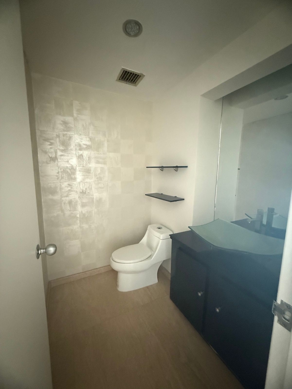 7 de 20: Baño de visitas