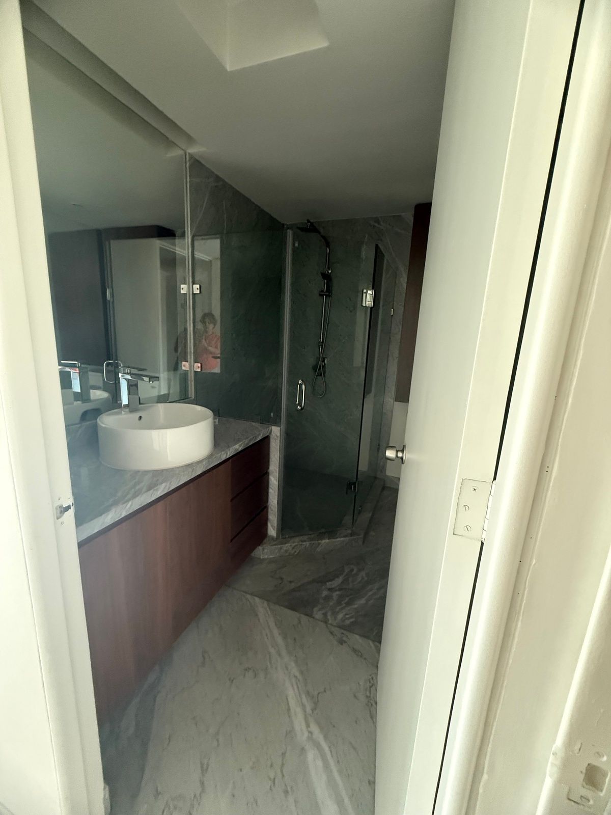 15 de 20: Baño de la habitación 1