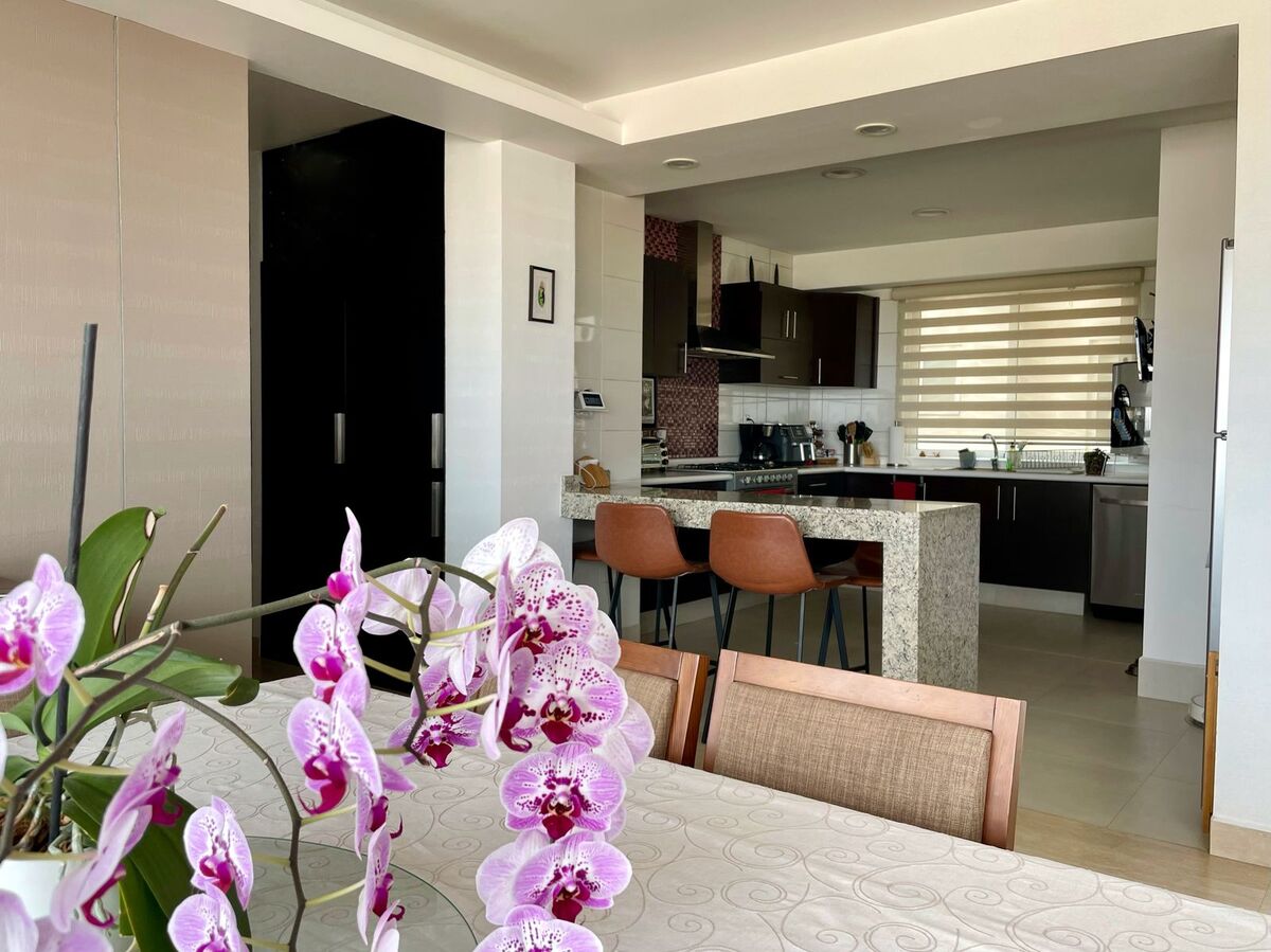 2 de 26: Cocina con barra