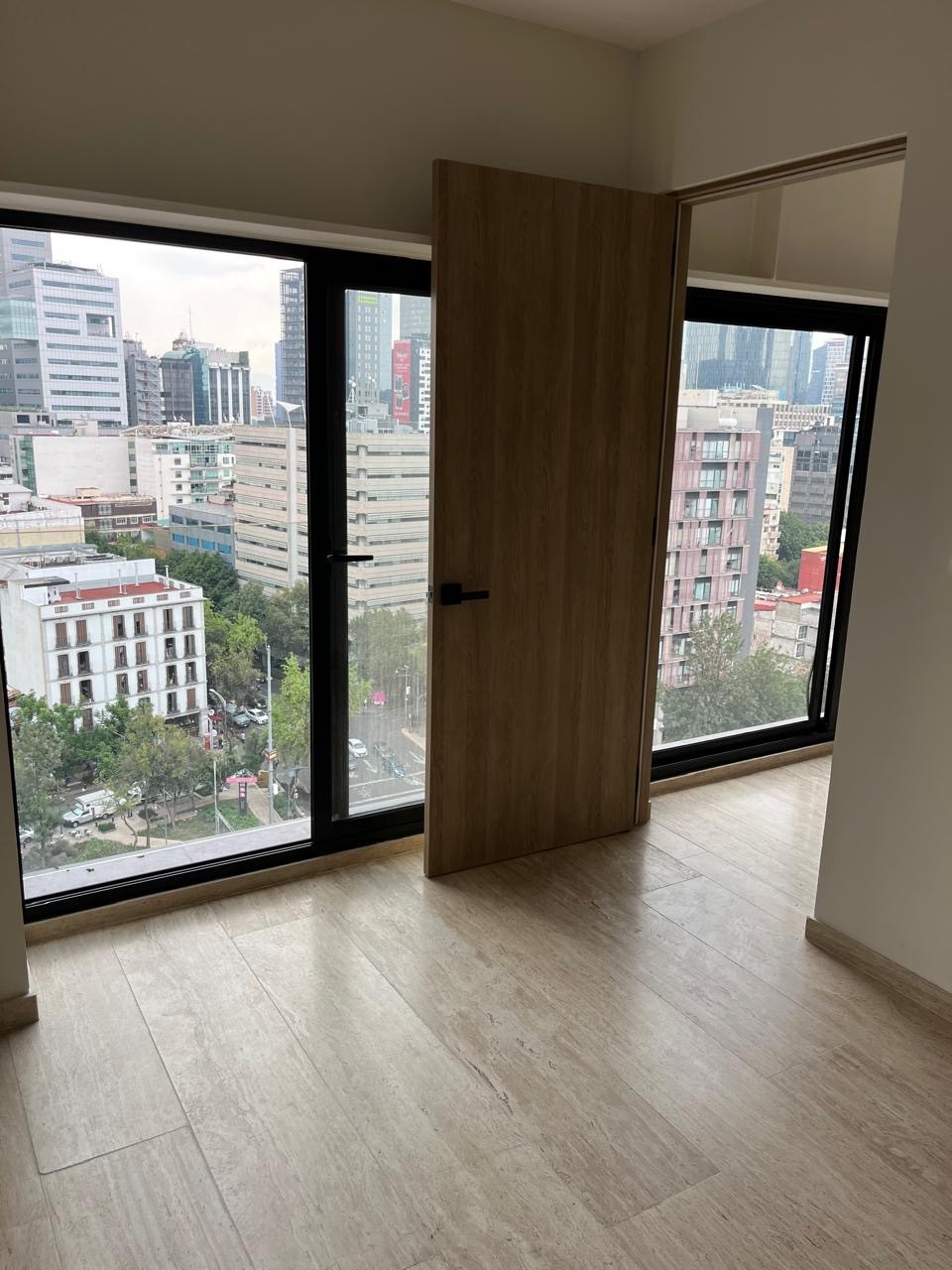 3 de 15: Entrada a Recámara