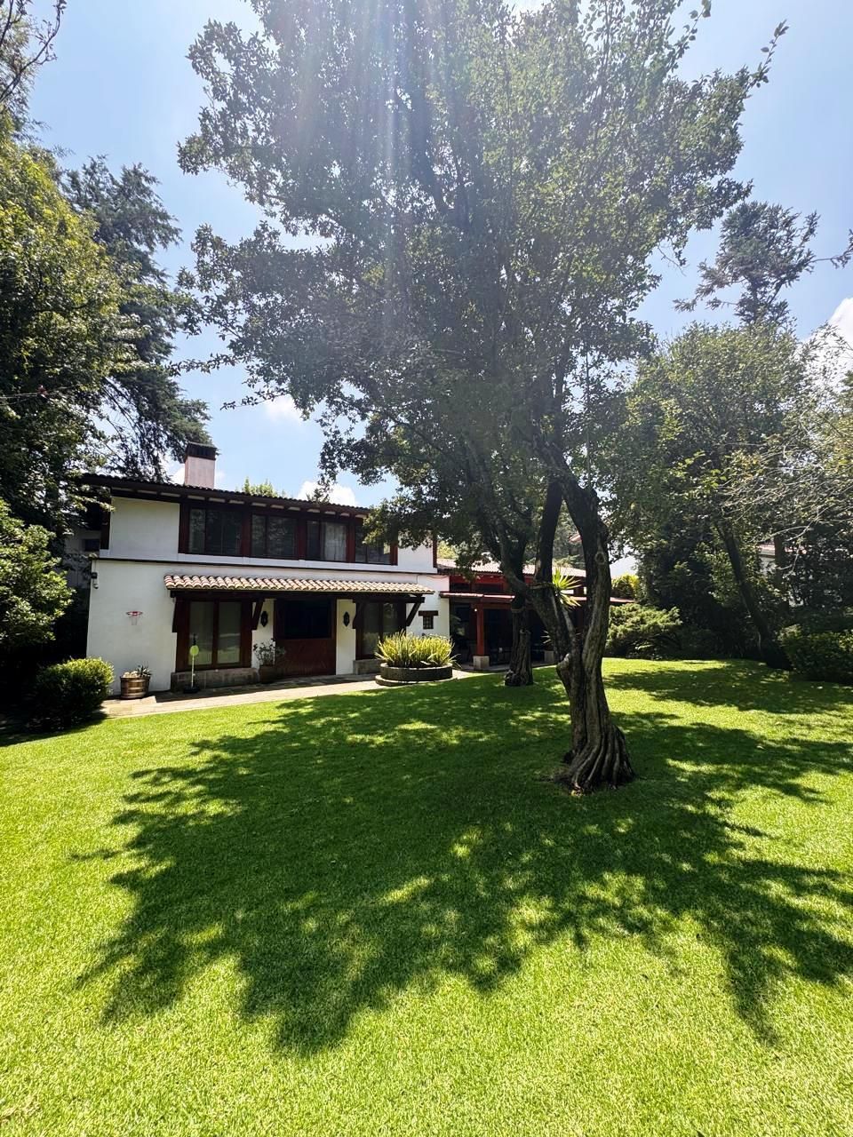 RANCHO SAN FRANCISCO, Espectacular casa. Estilo rústico. Con jardín y terraza.