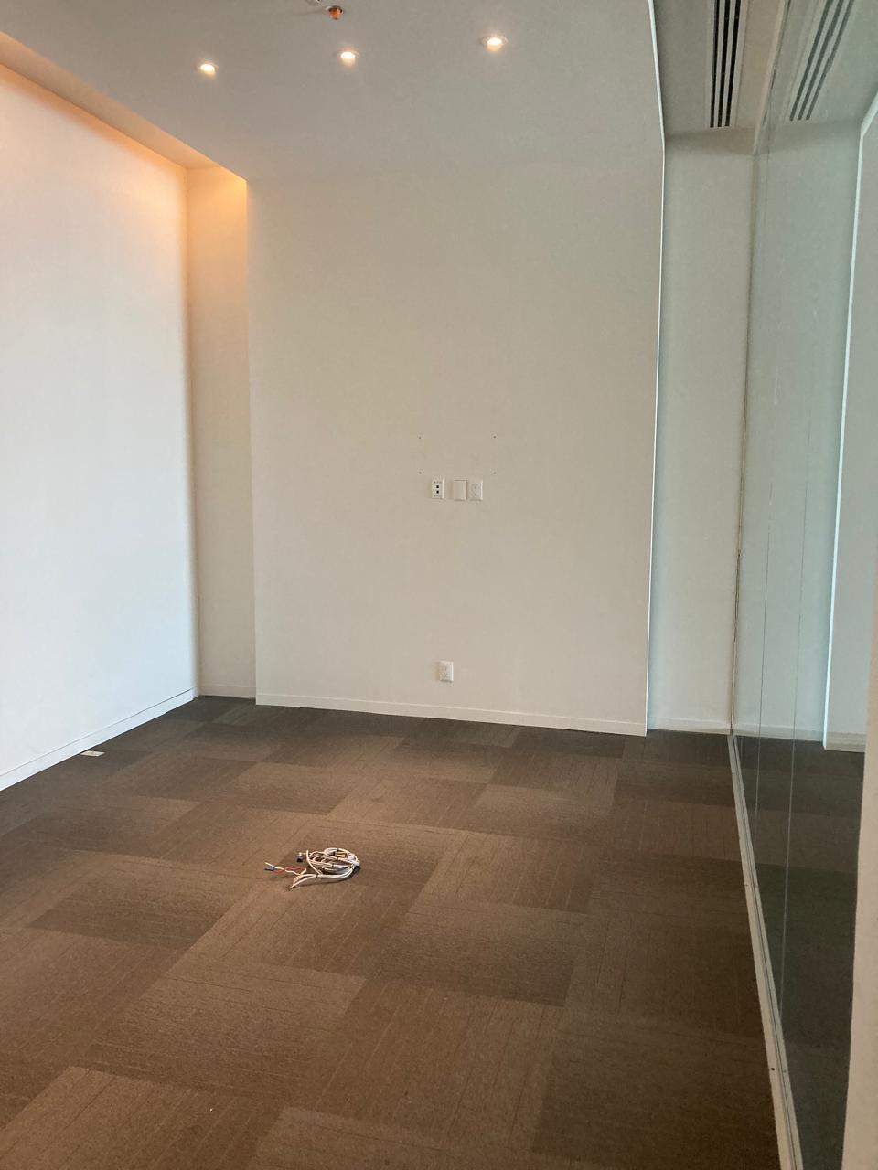 5 of 13: Sala de Juntas