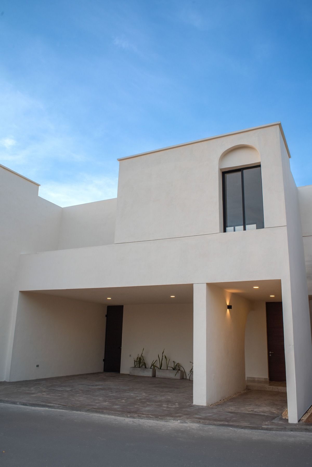 2 of 16: Casa muestra