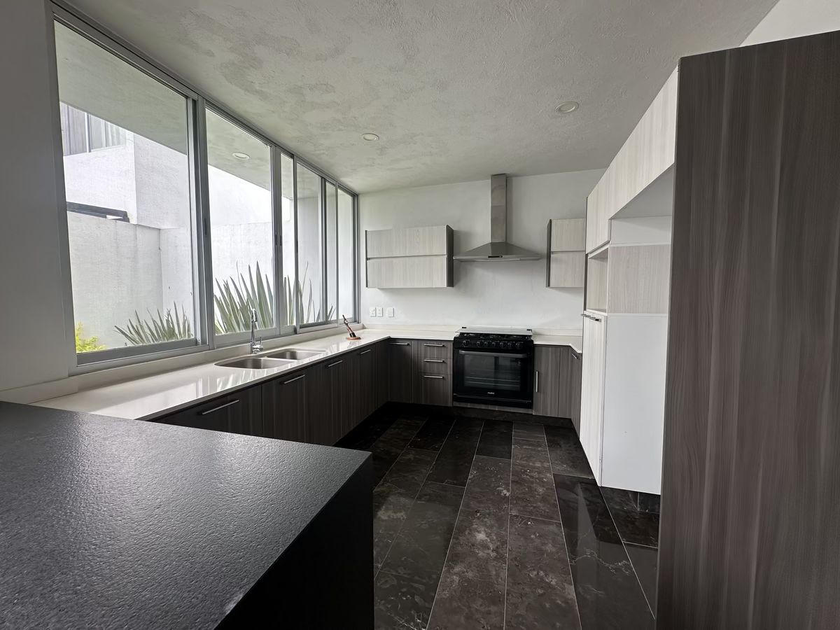 3 of 18: cocina