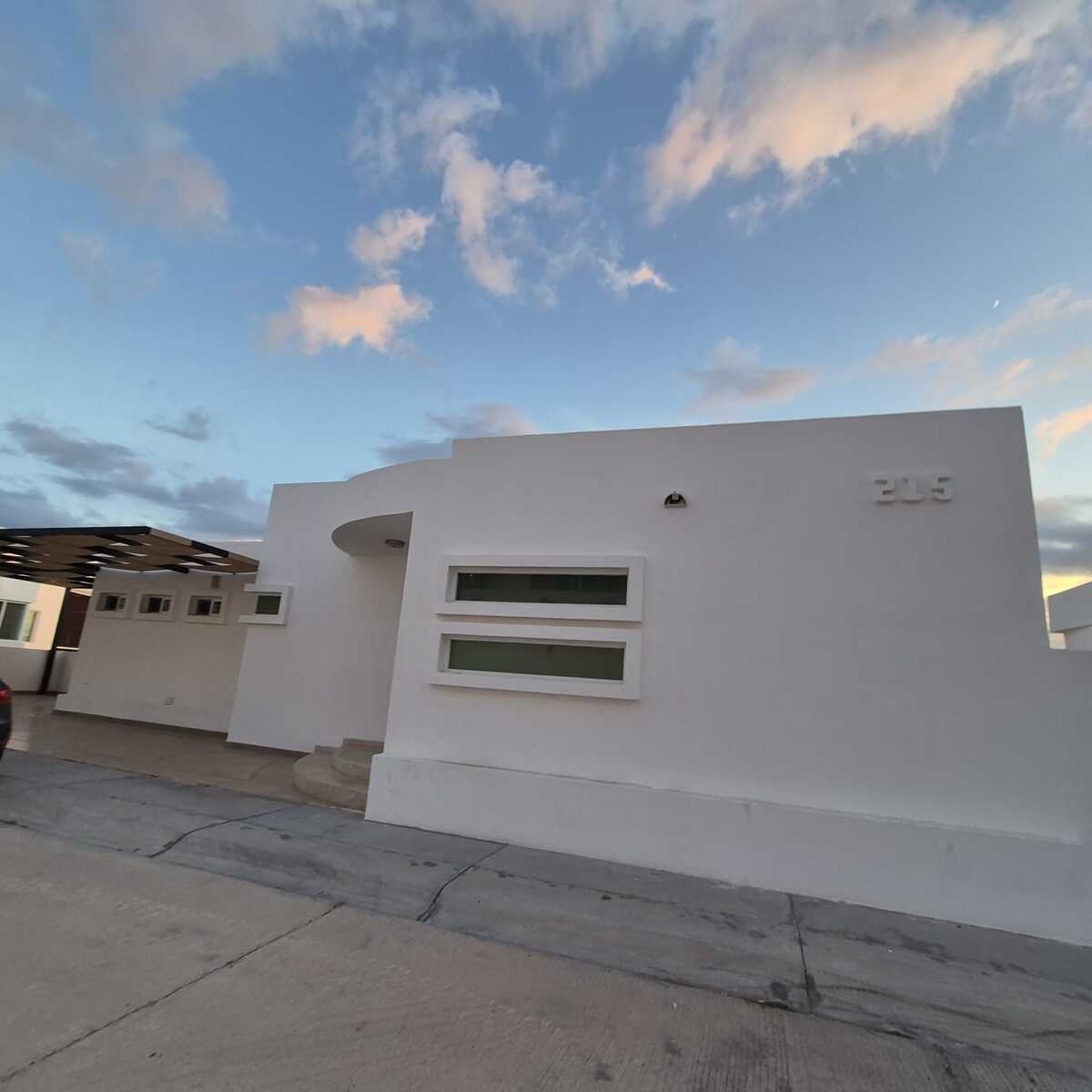 2 de 20: Fachada principal