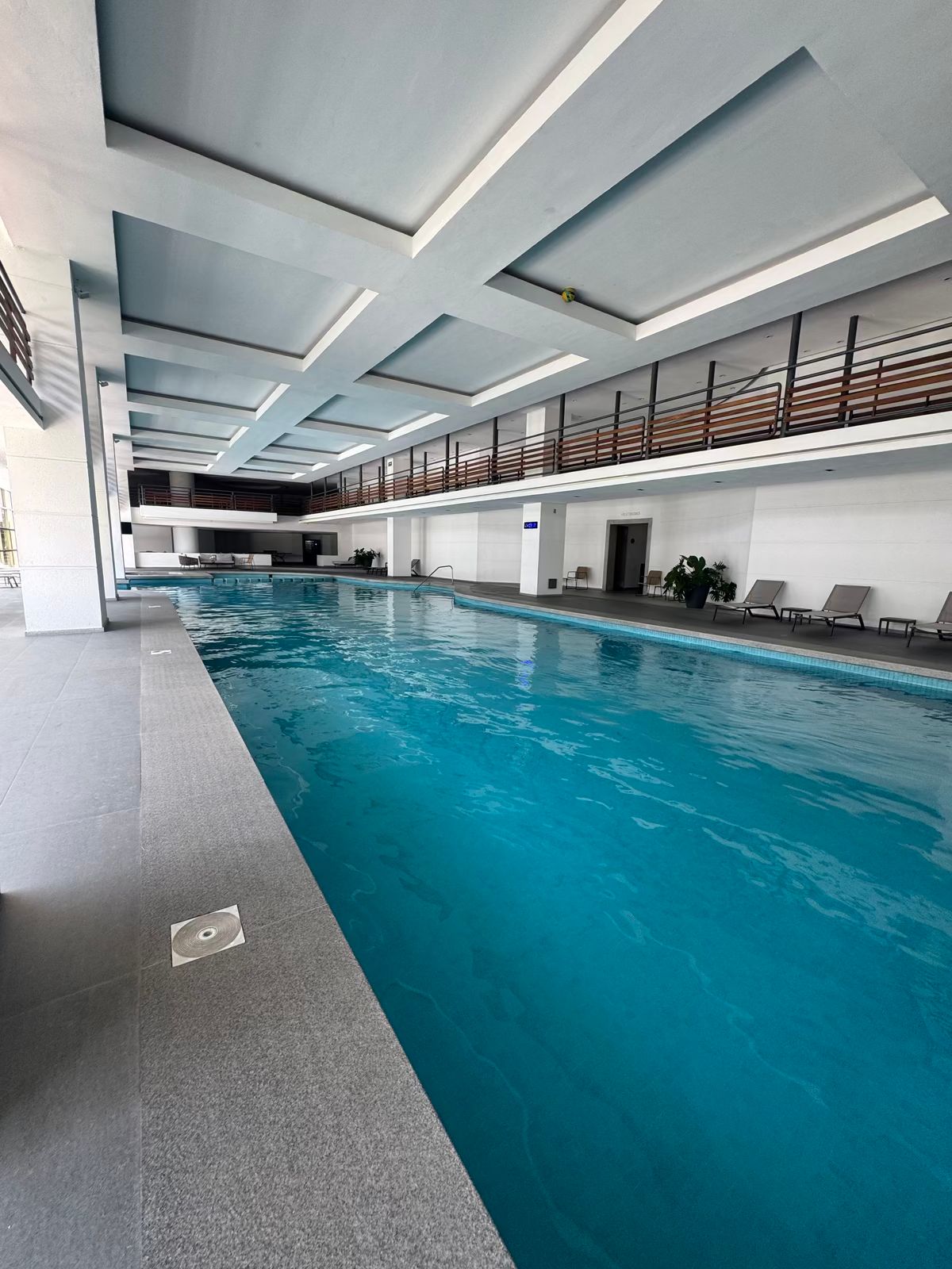 6 de 15: Alberca techada