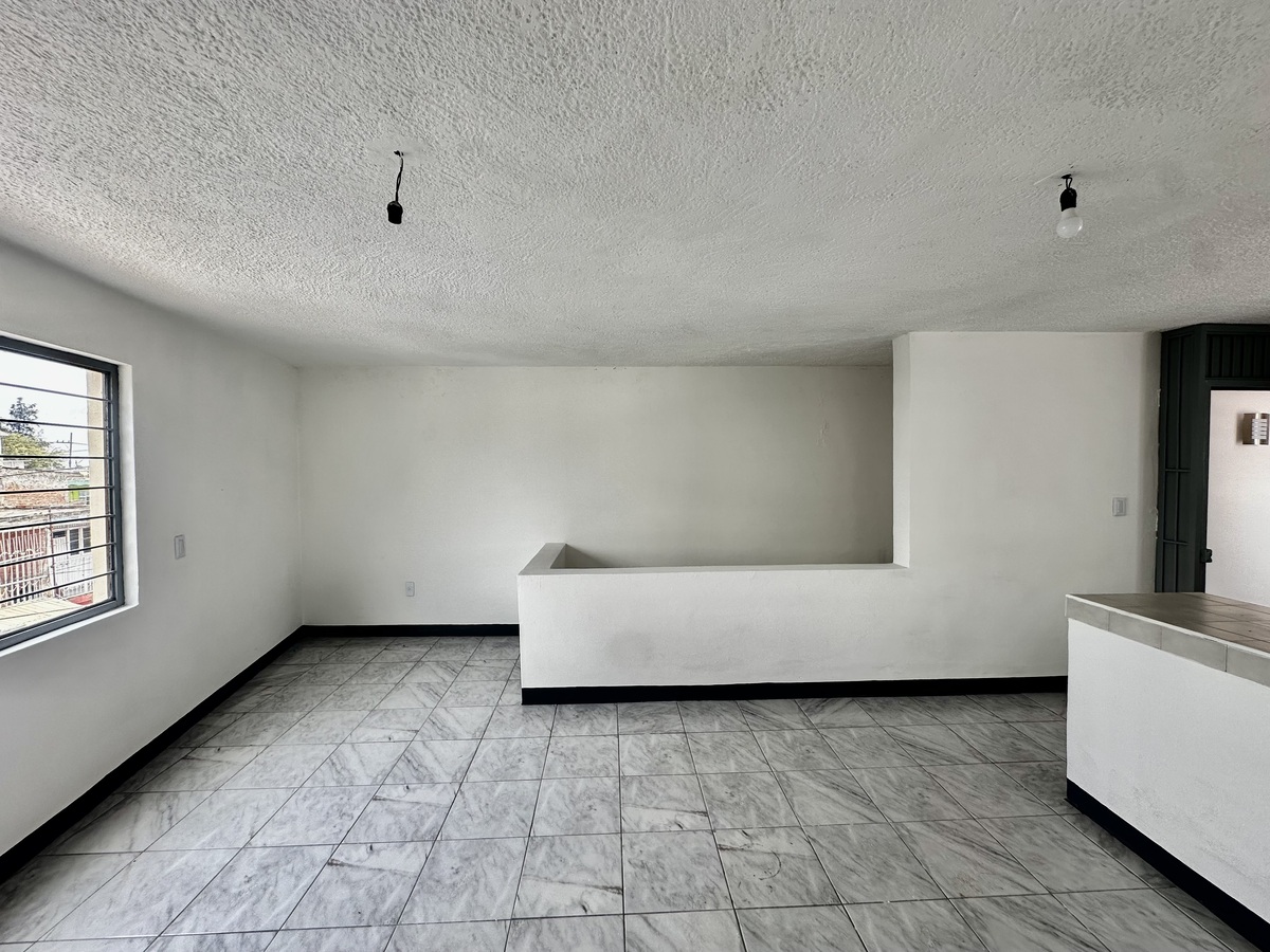 14 of 24: Comedor/Sala
