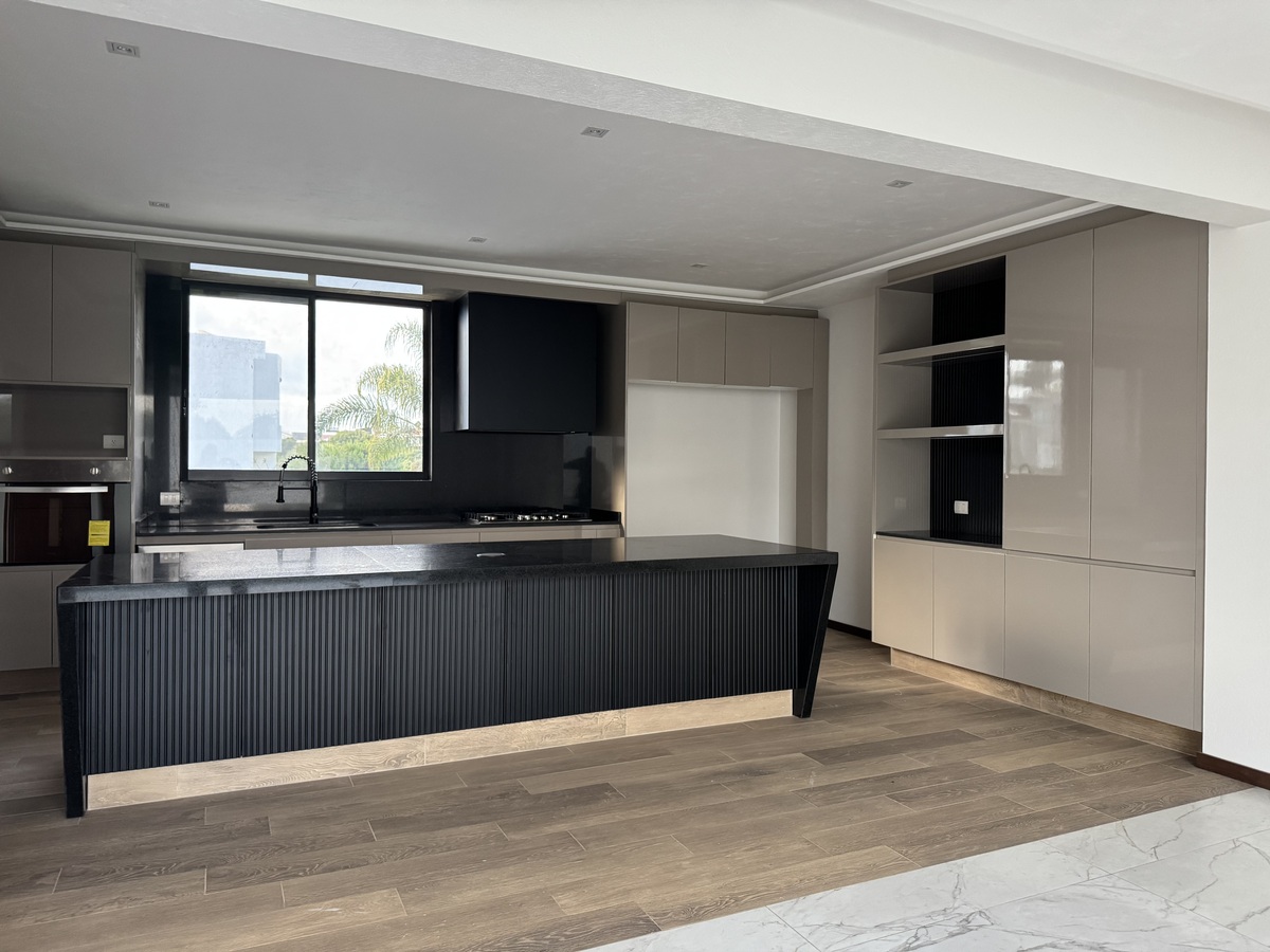 2 of 17: Cocina