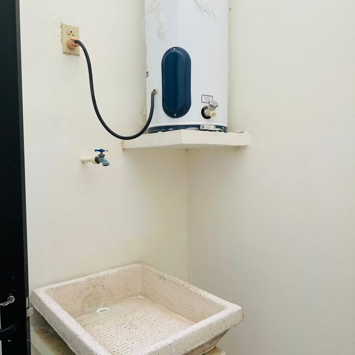 14 de 14: Patio con Batea