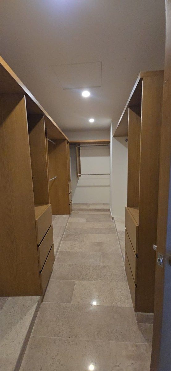 28 de 35: Coset vestidor Rec Principal