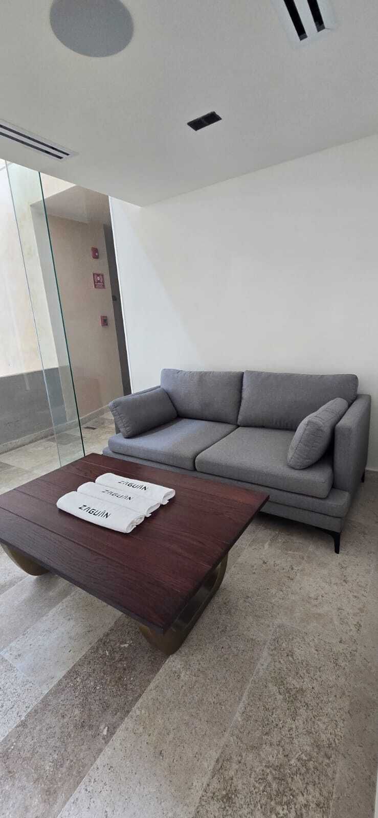 11 de 35: Sala espera Spa