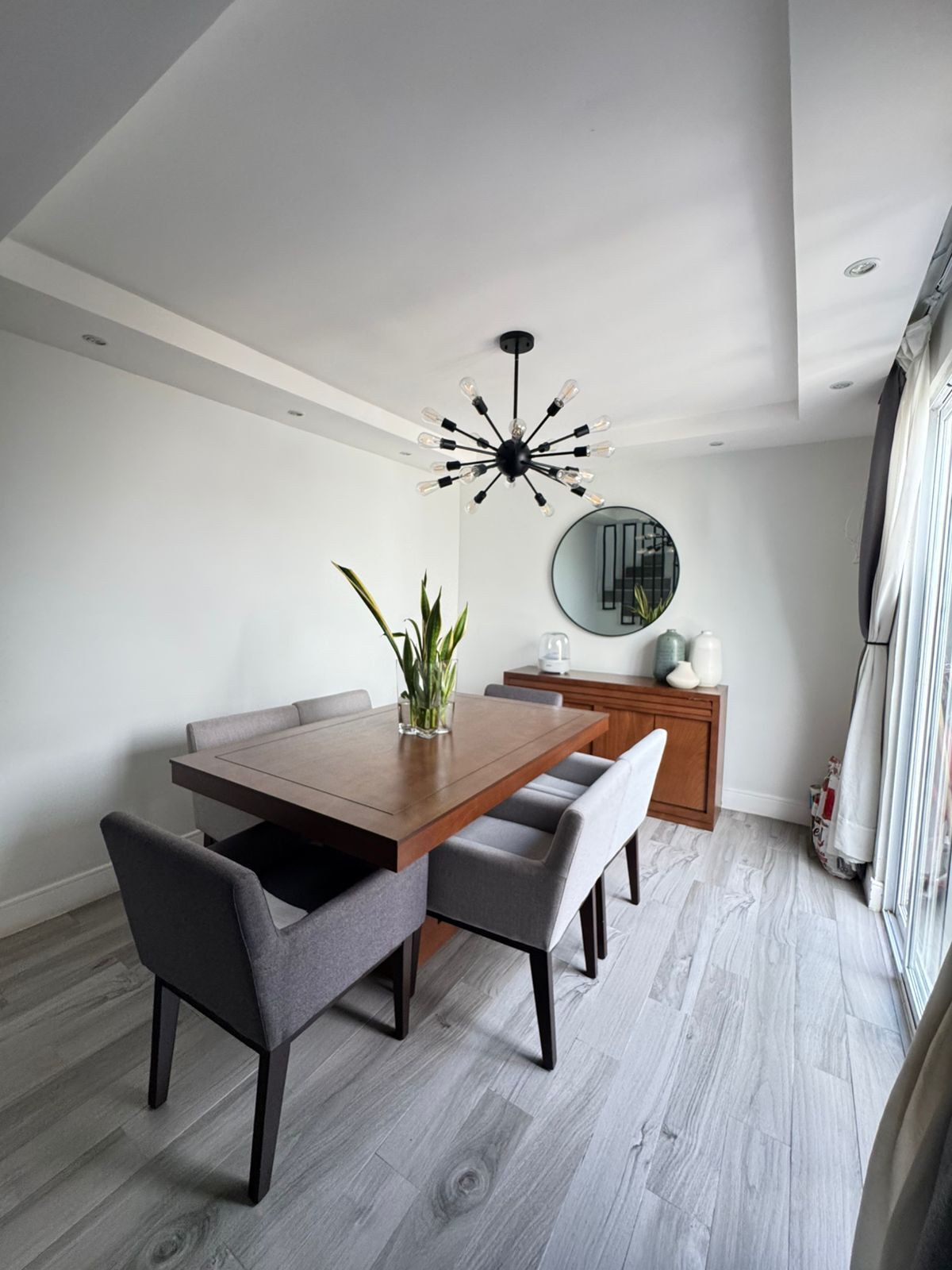 1 of 18: Comedor