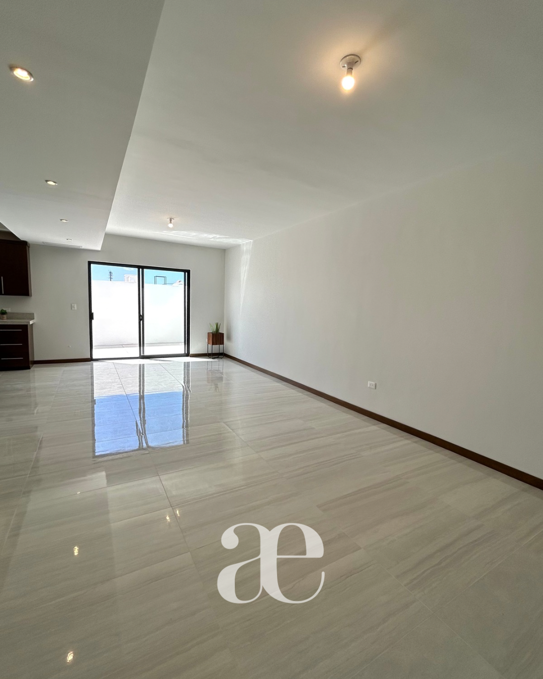 4 of 15: Sala/comedor