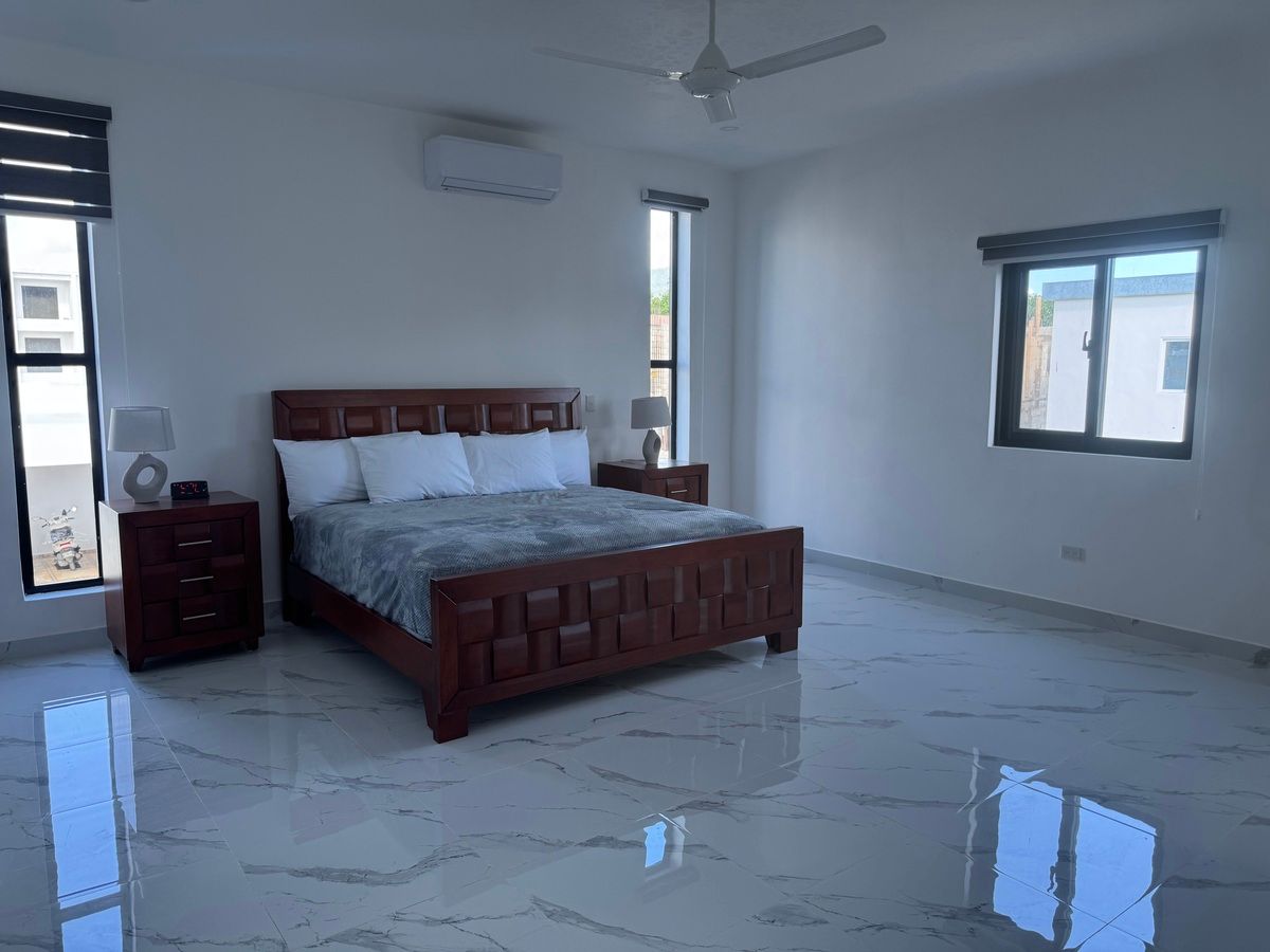 10 of 30: Master’s bedroom