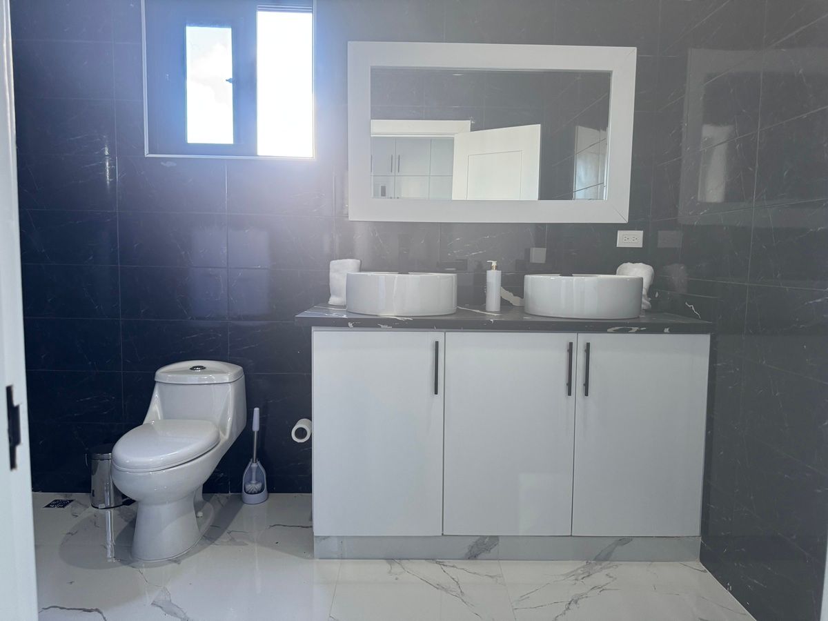 12 of 30: Master bathroom