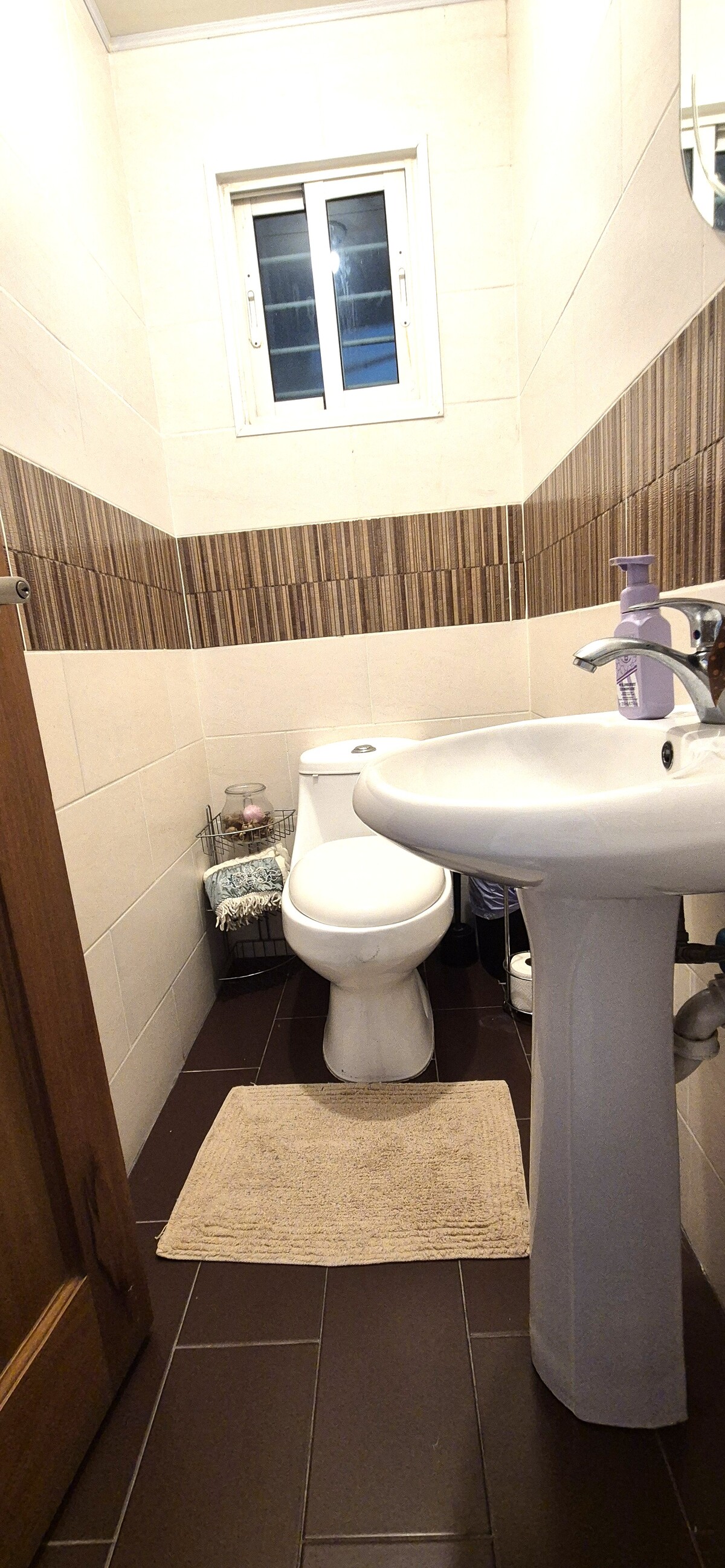 6 de 15: Baño de visitas