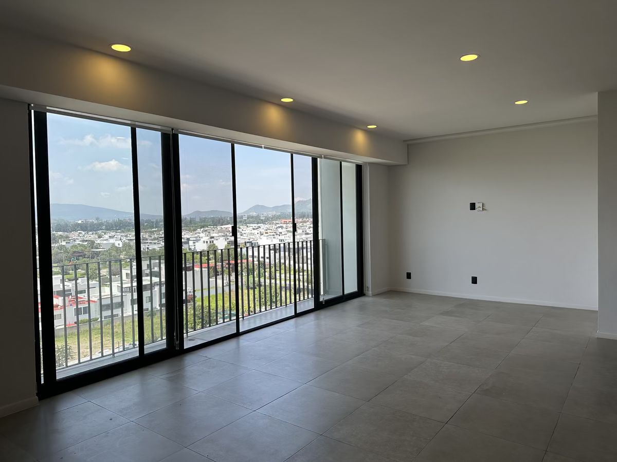 2 de 18: Sala-comedor