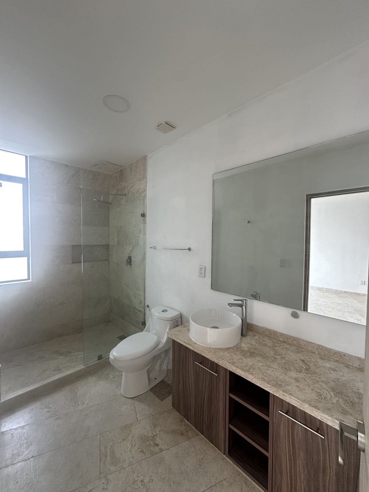 5 de 19: Baño 1