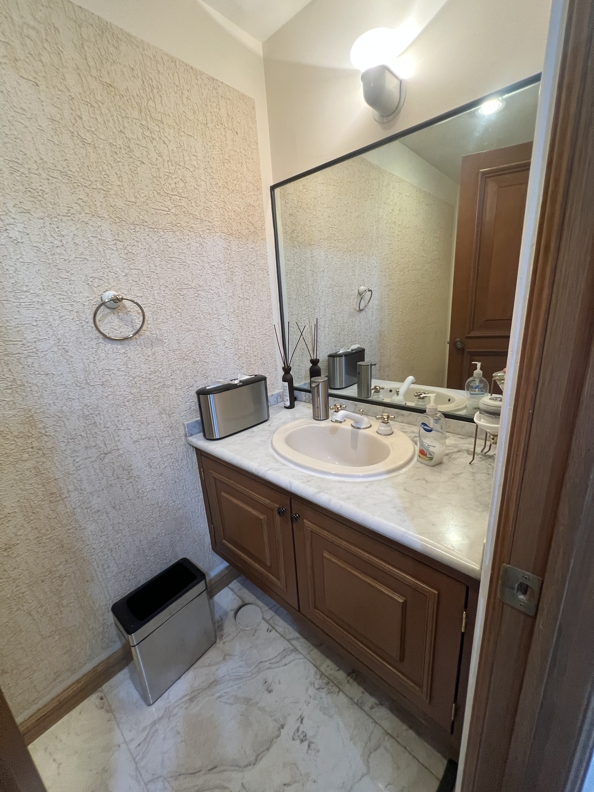 5 de 32: Medio baño