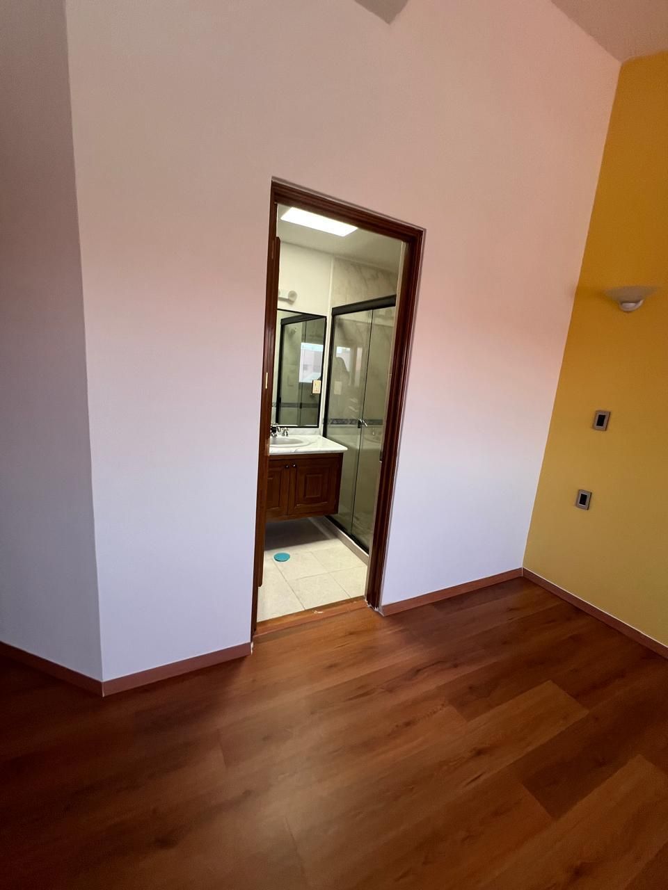 18 de 38: BAÑO RECAMARA 2