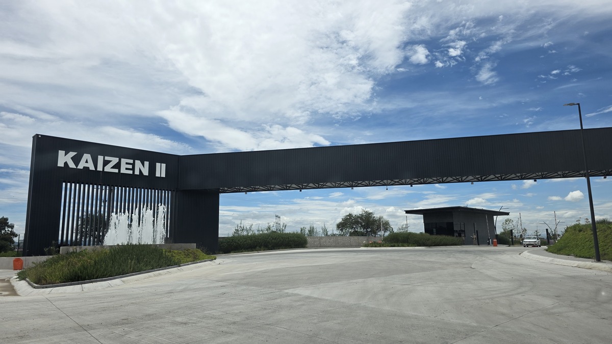 2 of 5: Nave Industrial en  Renta 33,000 m2