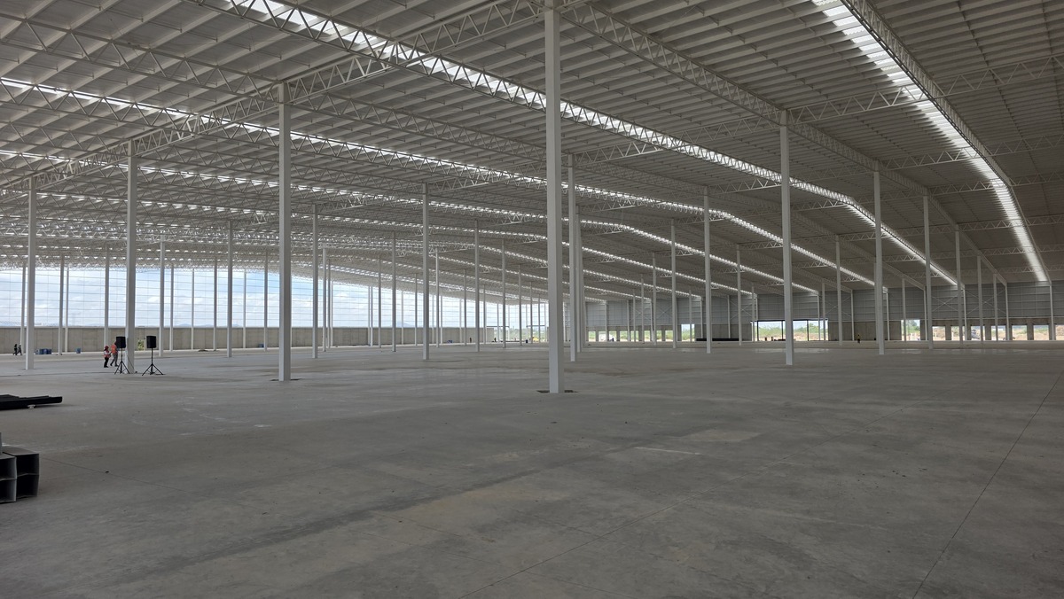 4 of 5: Nave Industrial en  Renta 33,000 m2