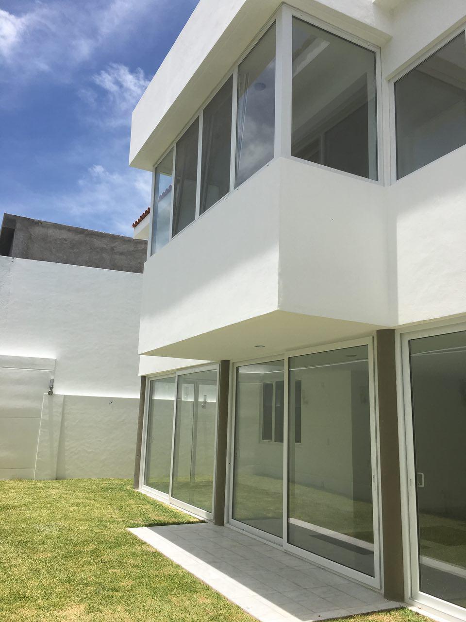 1 of 24: Parte trasera casa