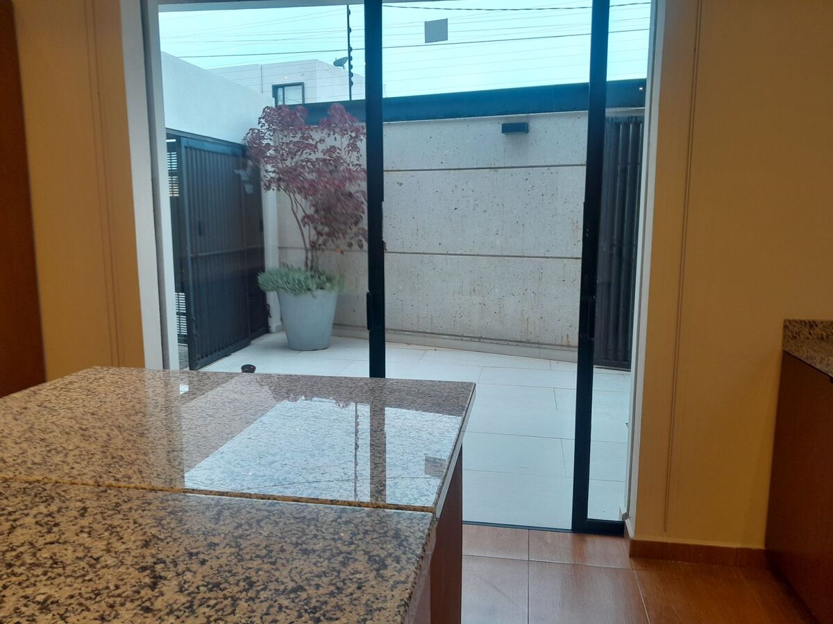 3 de 28