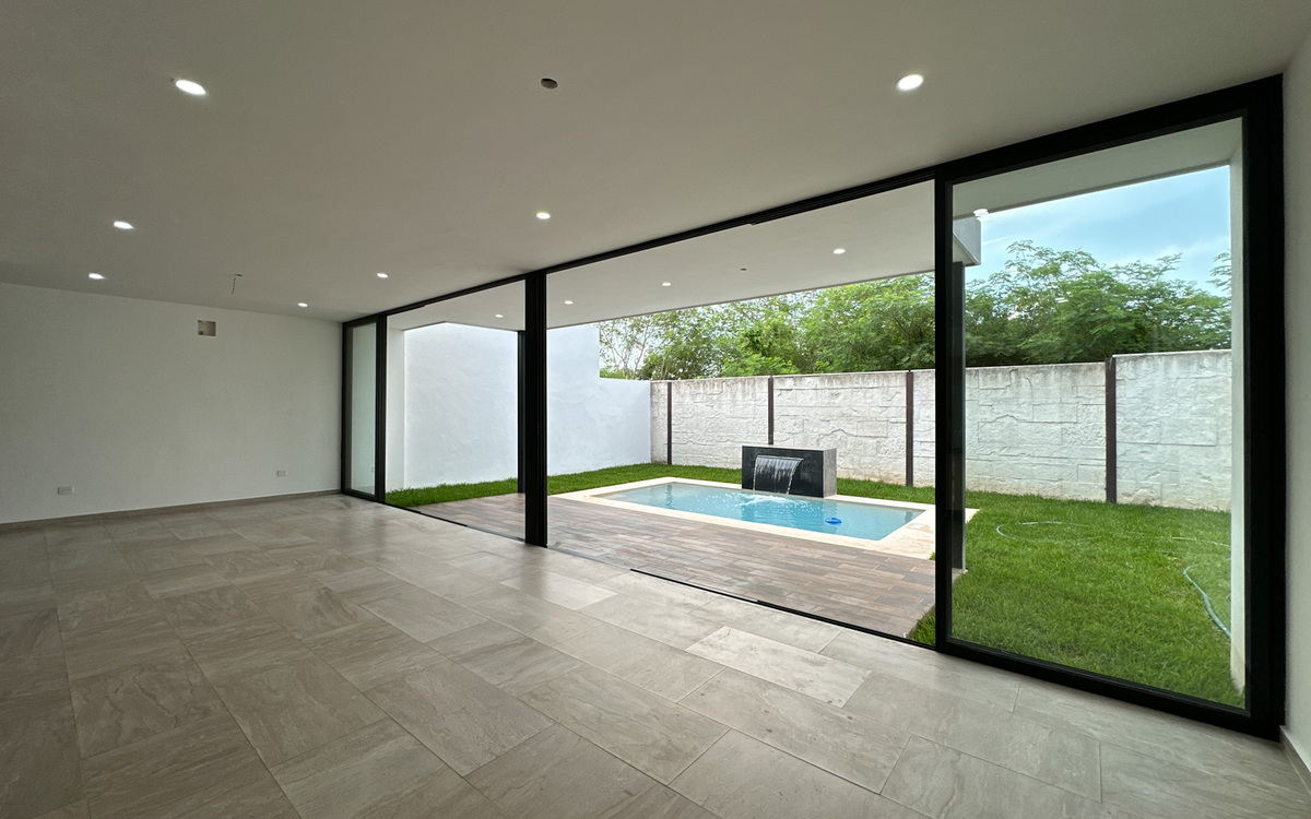 3 of 22: Sala, Comedor y Terraza