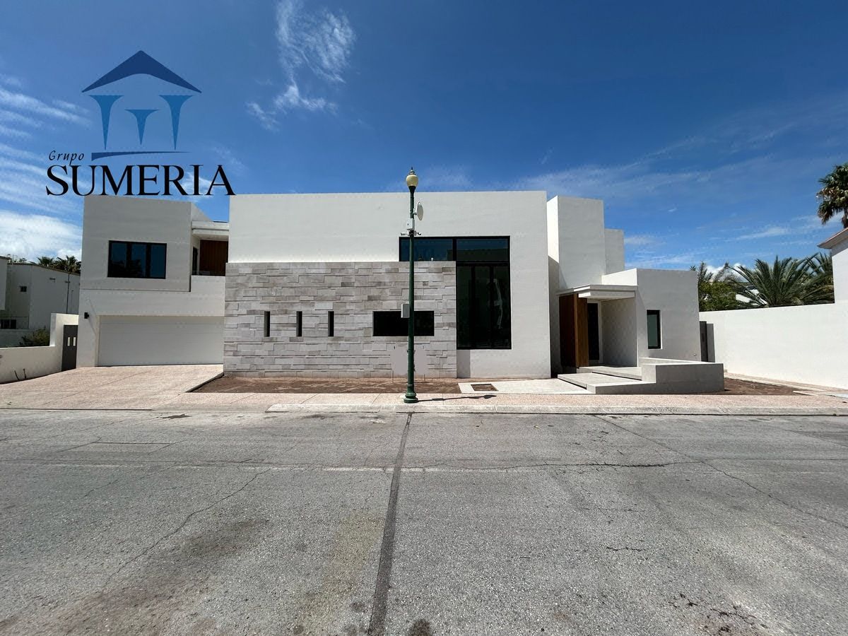Residencia en Bosques de San Francisco con alberca