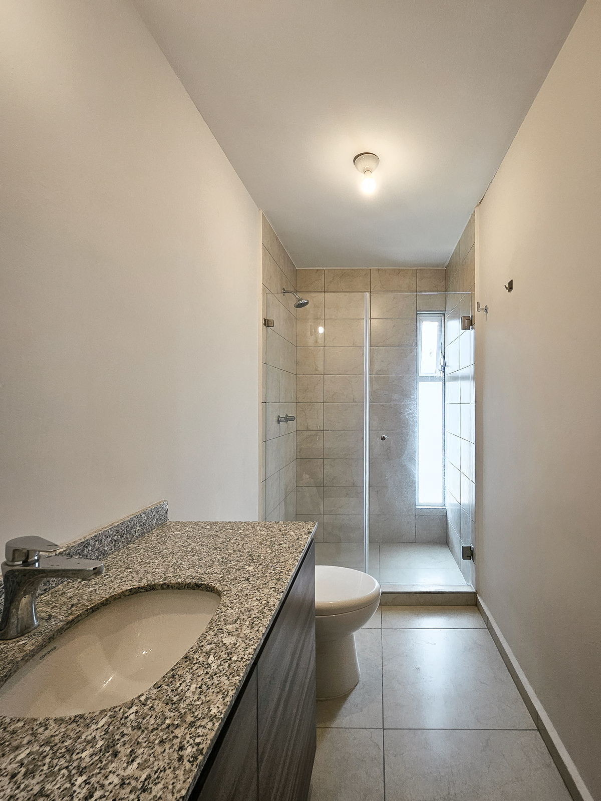 8 of 22: BAÑO