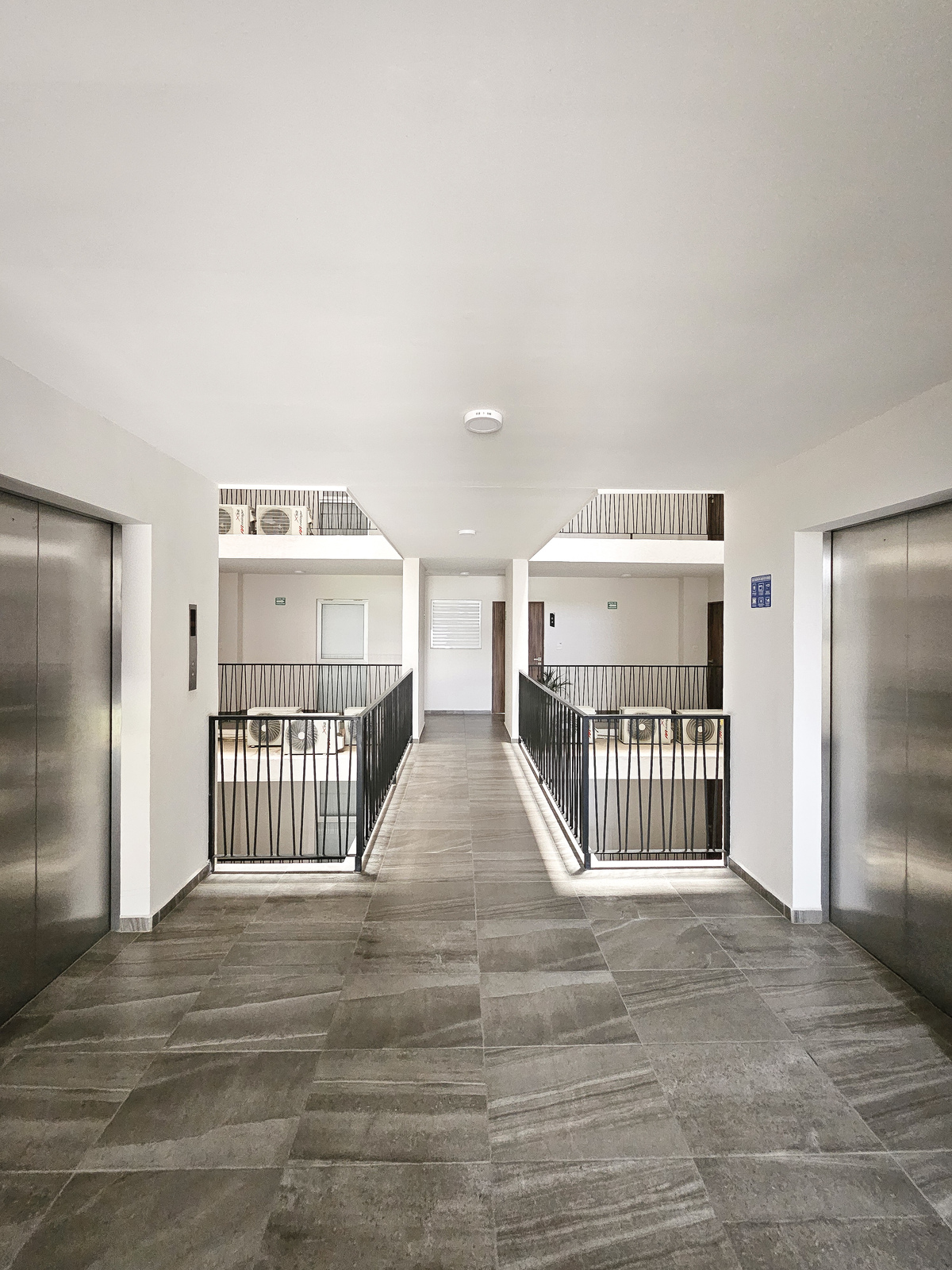 11 of 22: ACCESO A DEPARTAMENTO