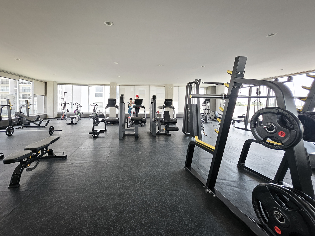 22 of 22: GIMNASIO EQUIPADO