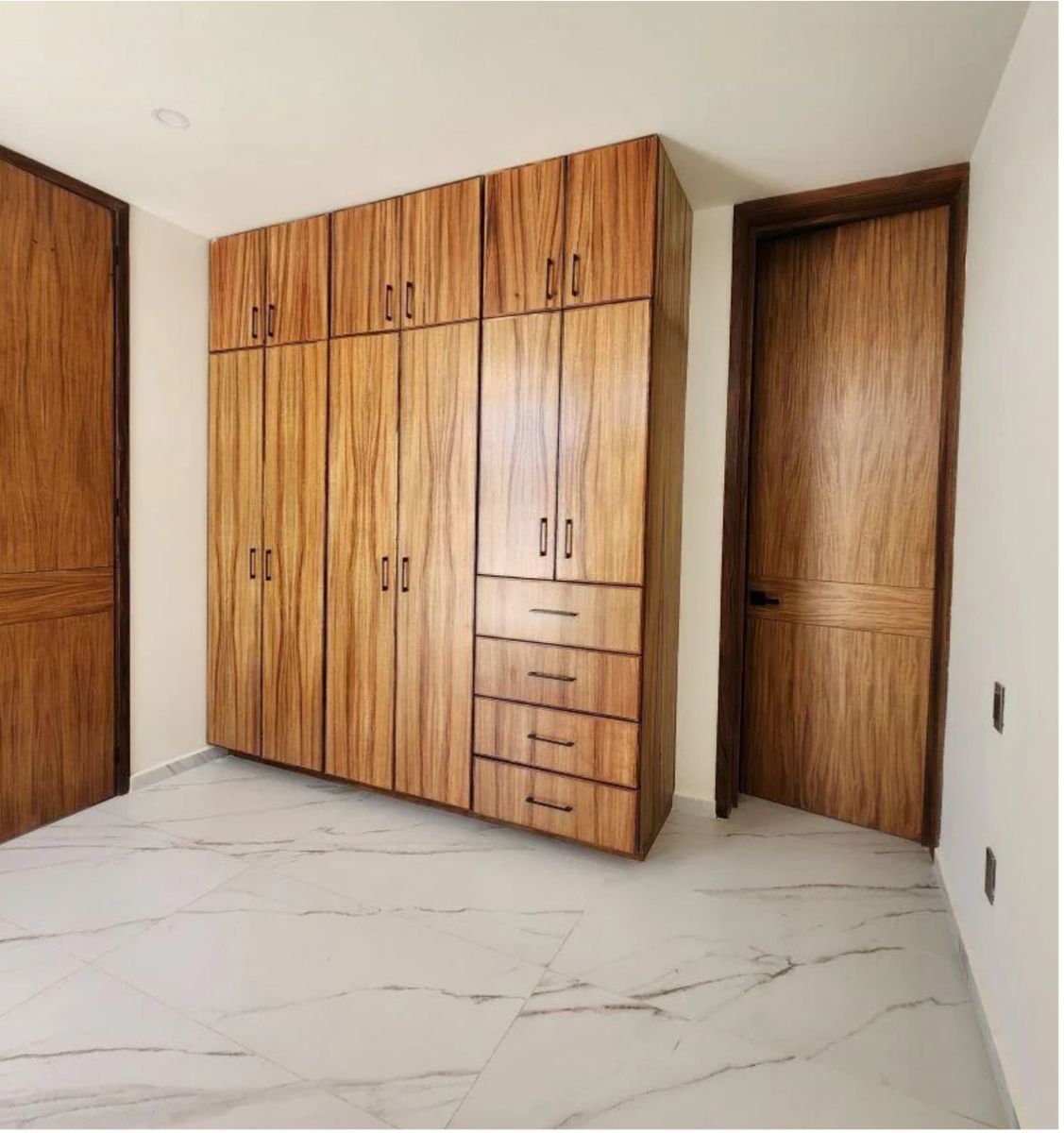 RESIDENCIA EN VENTA EN SOLARES COTO ALTANZA - foto 4