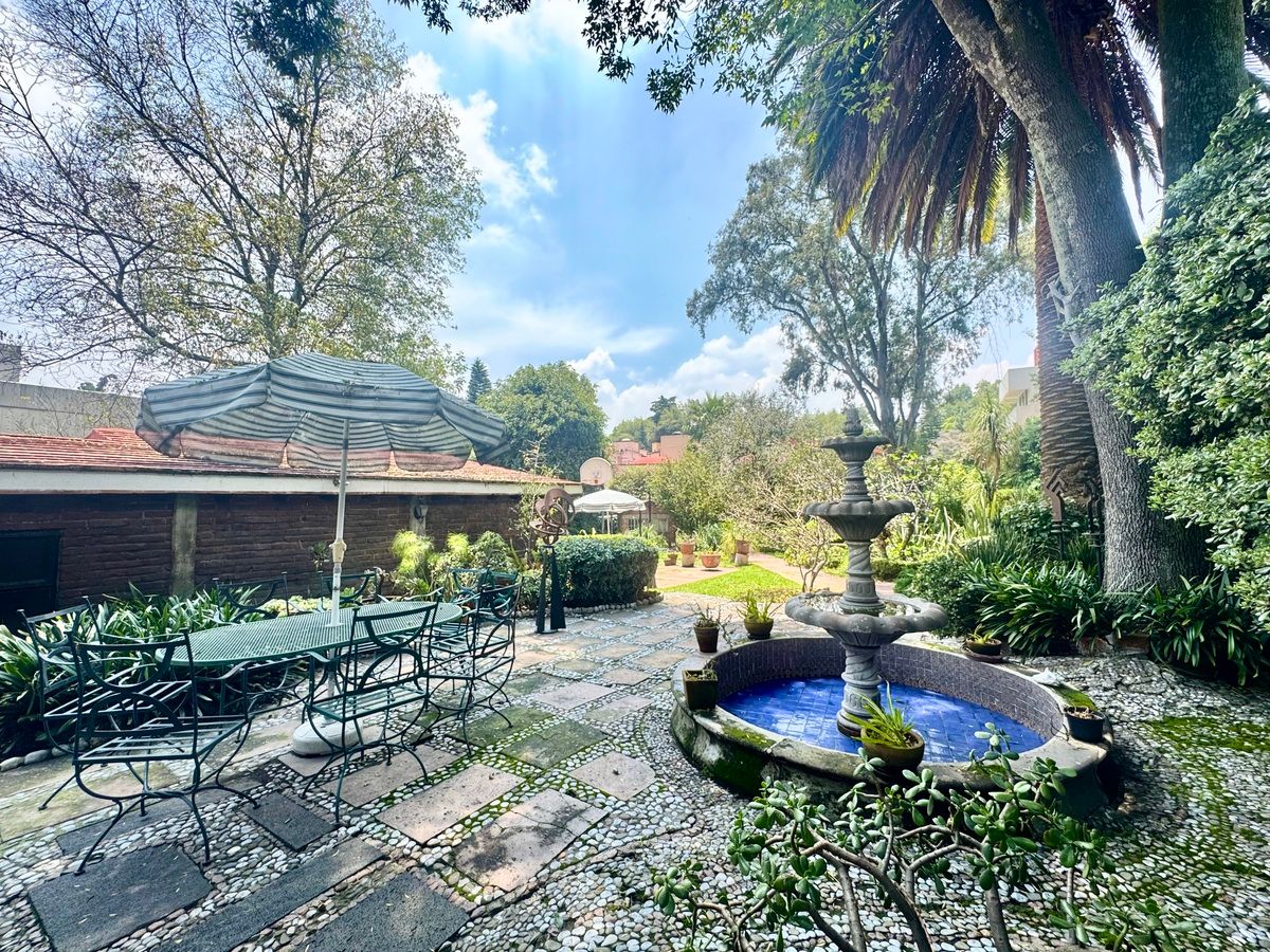 1 de 24: Casa y jardín