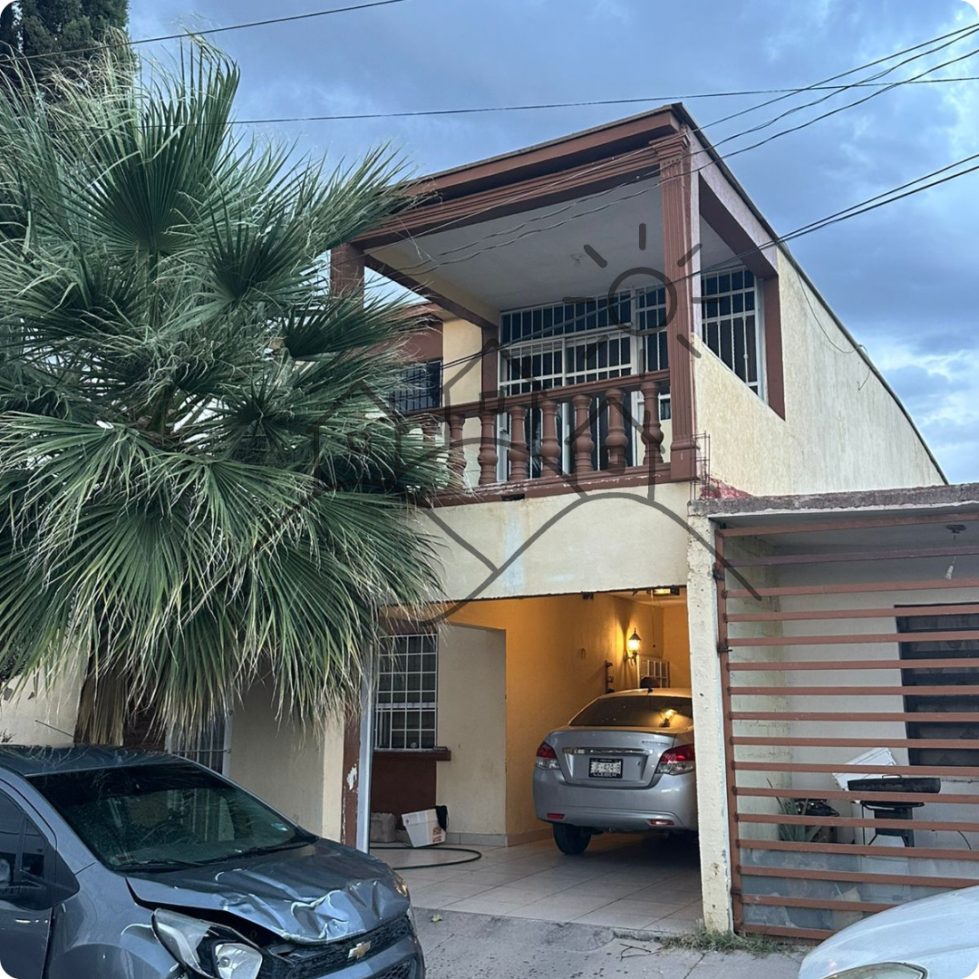 2 de 12: FACHADA