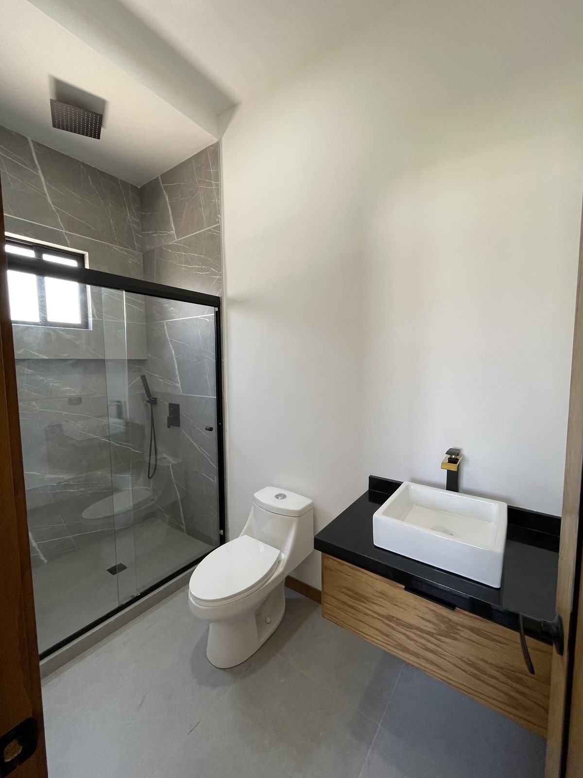 5 of 8: Baño recámara sec