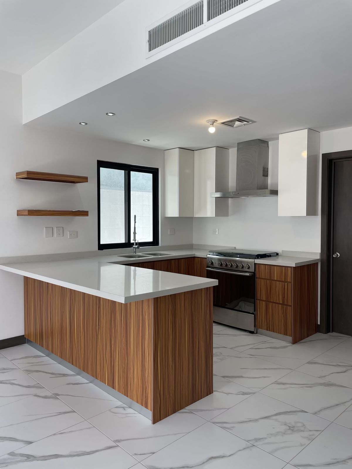 5 of 9: Cocina