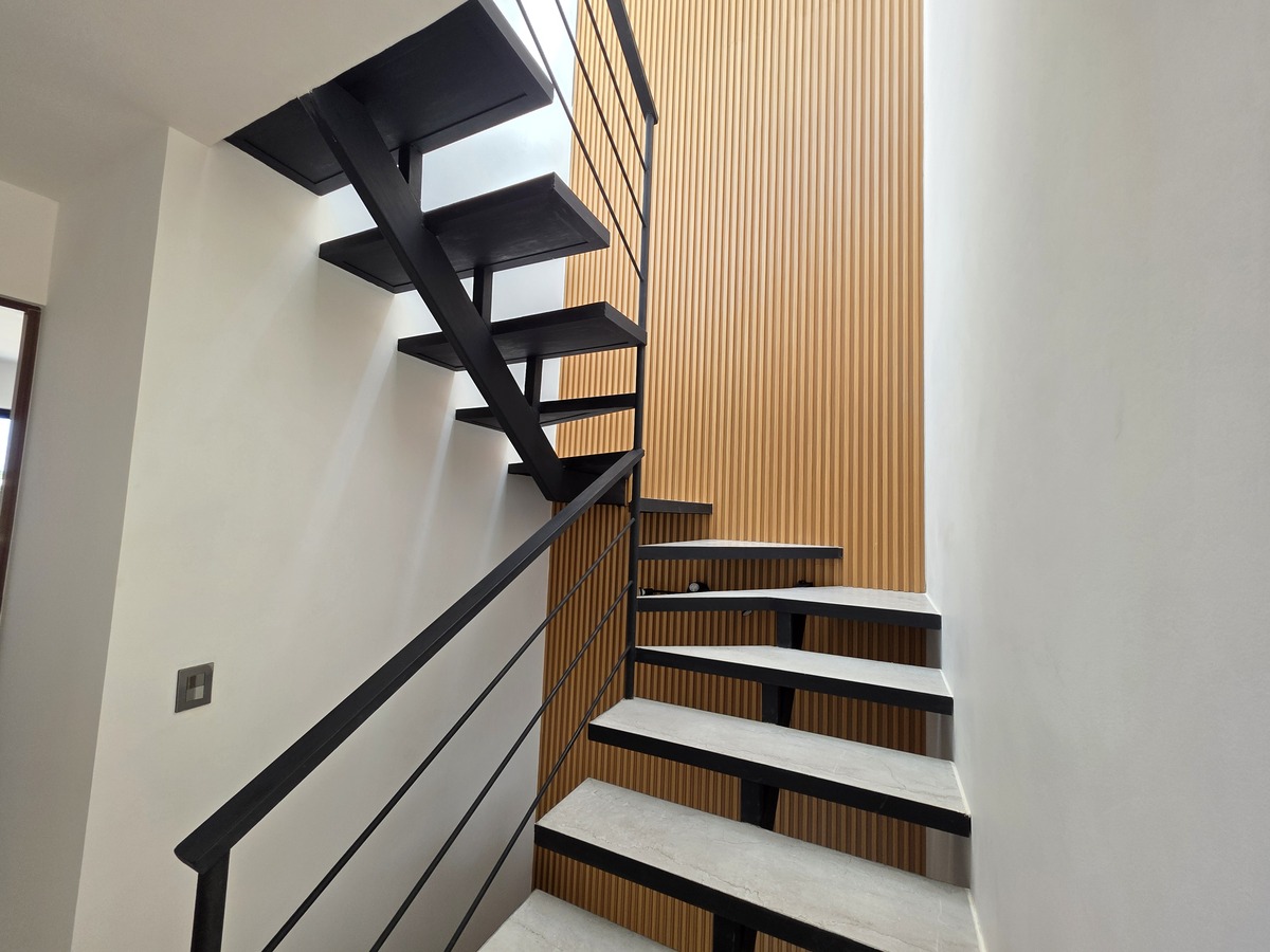 19 de 28: ESCALERA AL ROOF GARDEN