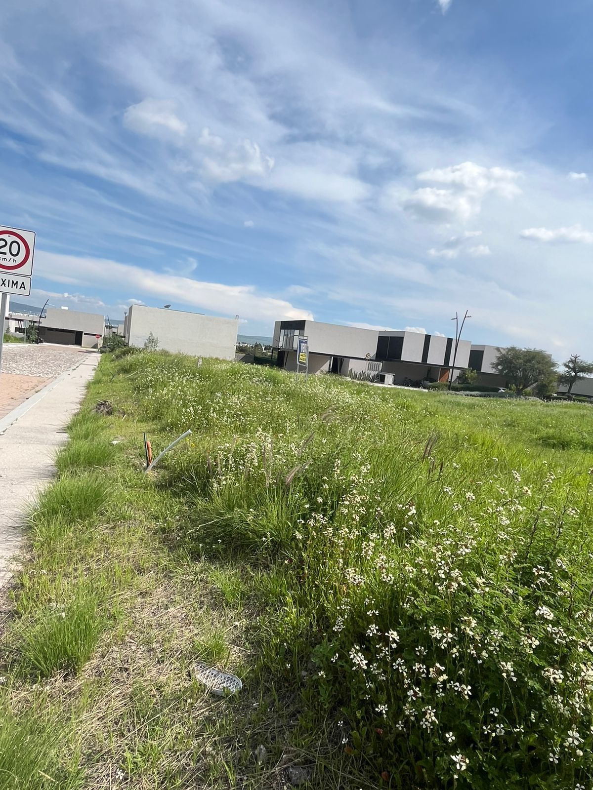 TERRENO EN VENTA EN LOMAS DEL CAMPANARIO NORTE, QRO - foto 1