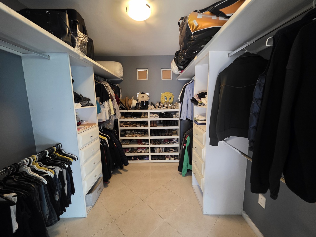 25 of 39: VESTIDOR HABITACION PRINCIPAL
