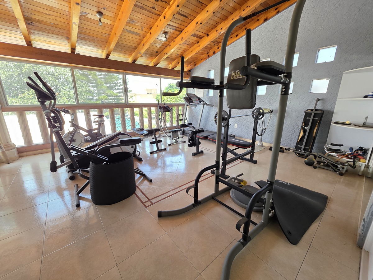 36 of 39: GIMNASIO