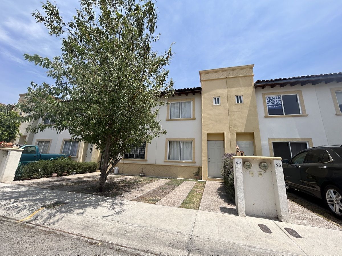 Casa en venta 2 plantas condominio Moras los huertos