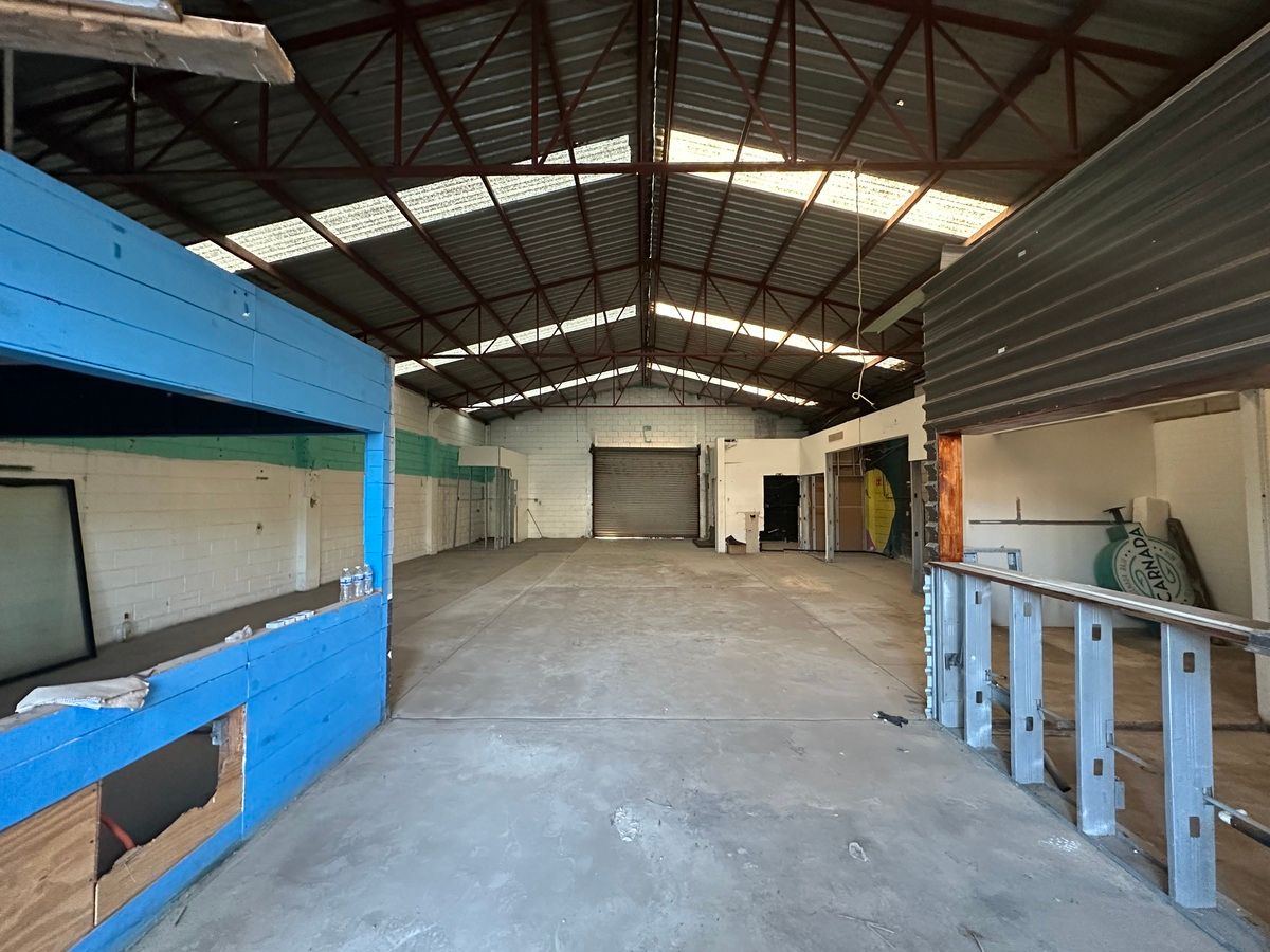 7 de 14: Bodega 250m2