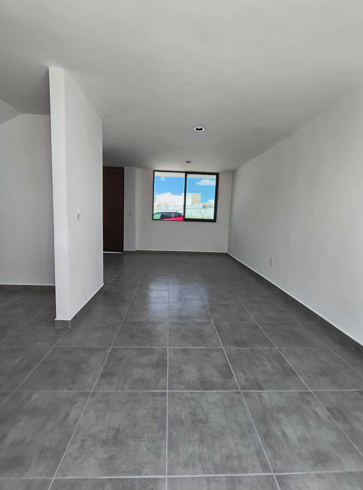 4 of 13: Espacio de sala comedor
