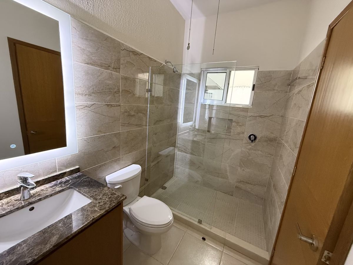 13 de 19: Baño 1