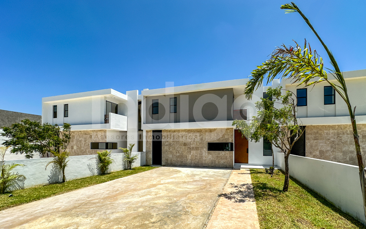 1 of 47: Fachada Frontal