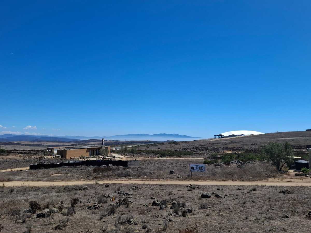 1 of 13: Terreno frente arena valle