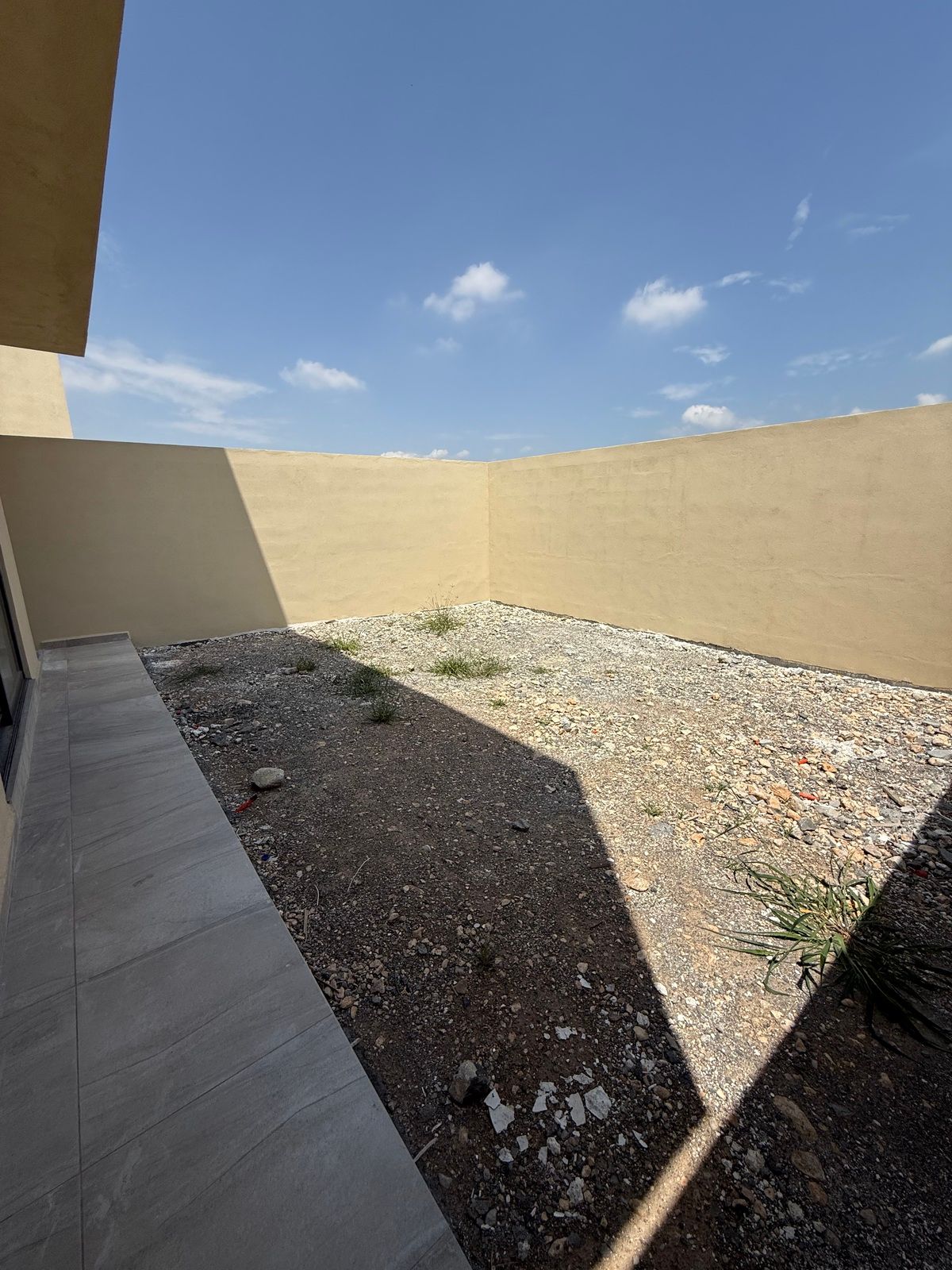 11 de 19: Amplio Patio PB